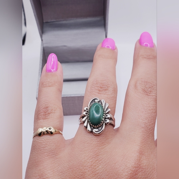Genuine Green Turquoise Navajo Native American Sterling Silver Vintage Ring - Picture 3 of 6